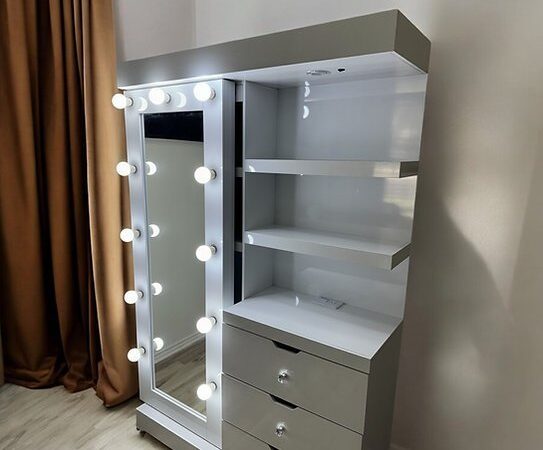 Lucila Vanity White