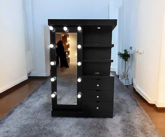Lucila Vanity Black (SOLD OUT)